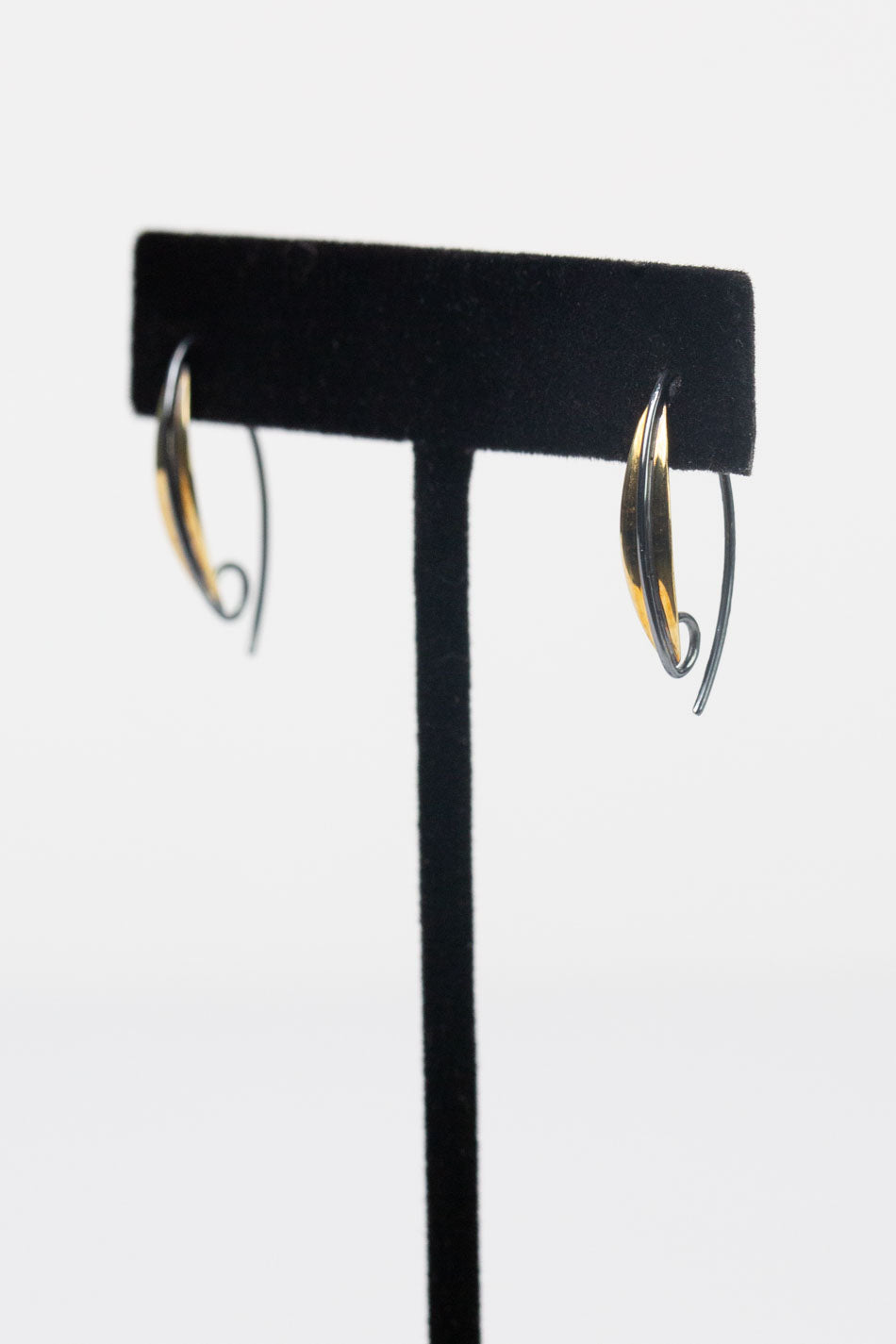 Nightfall Simple Earrings