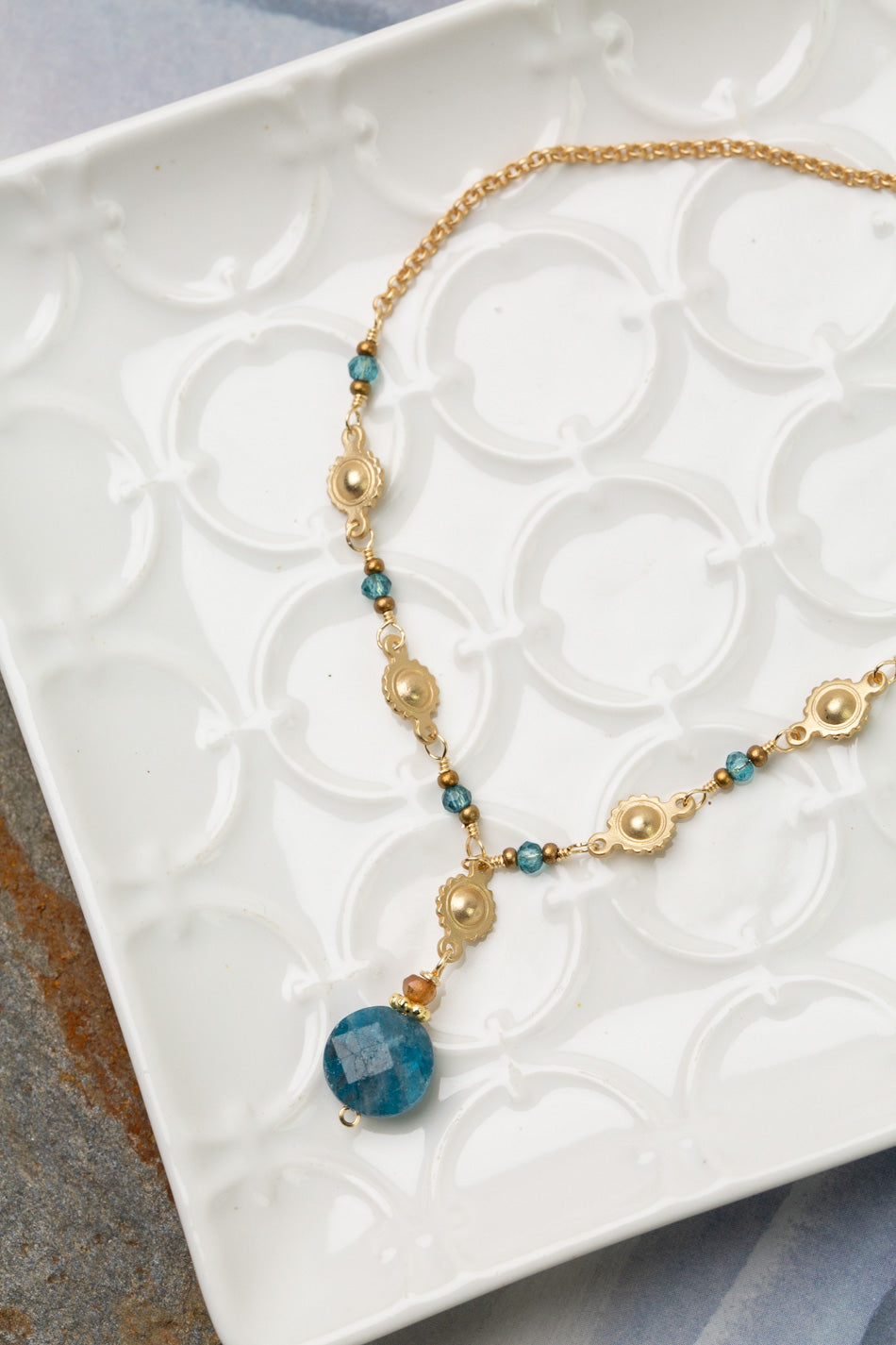 Starry Night 16.5-18.5" Faceted Blue Apatite With Detailed Sun Medallion Simple Necklace