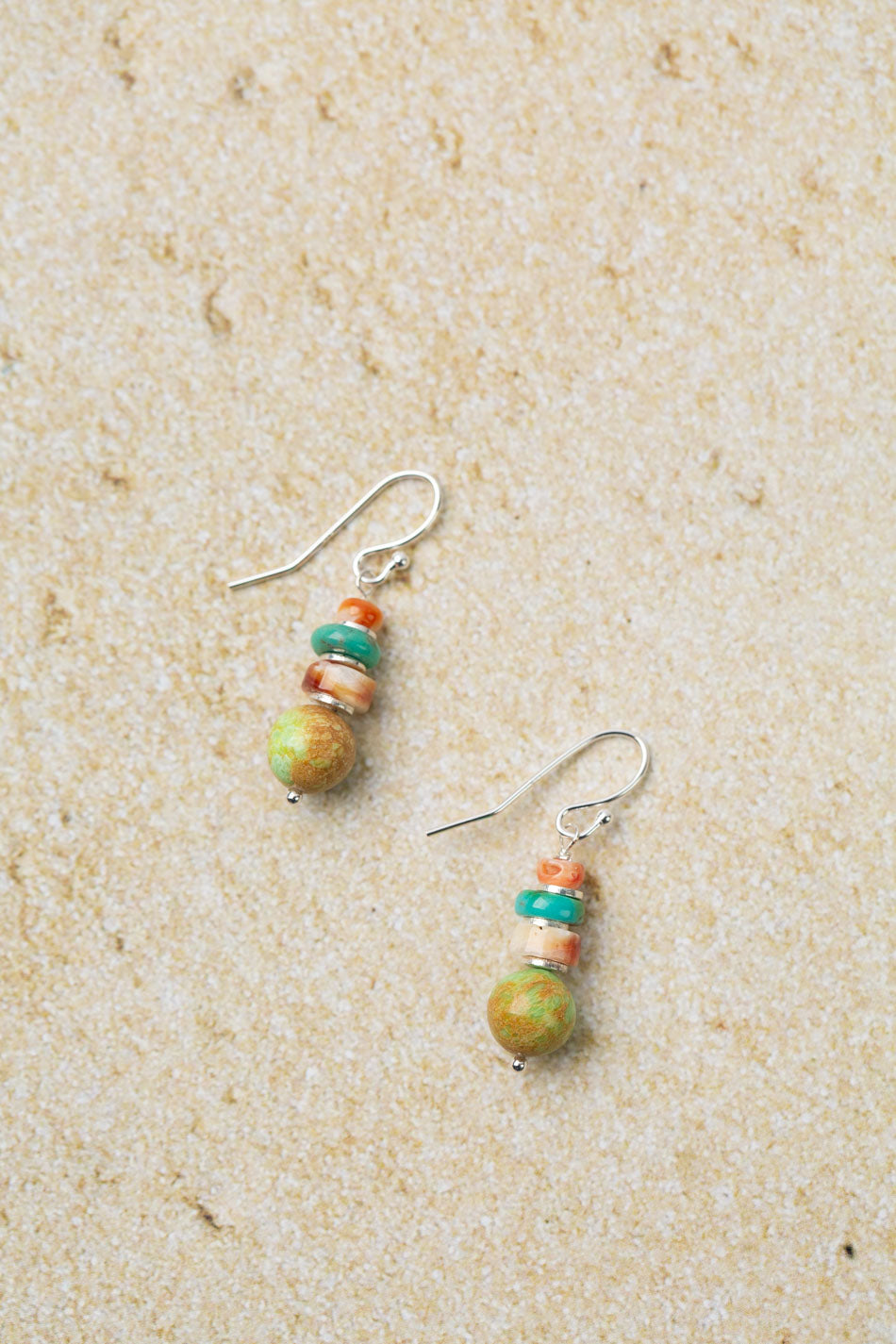 Unity Spiny Oyster With Natural Green Turquoise Simple Earrings