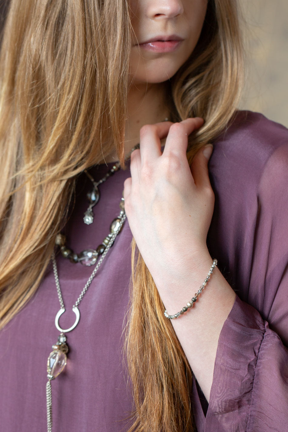 Windsor Castle 7.5-8.5" Pyrite, Crystal, Pearl Simple Bracelet